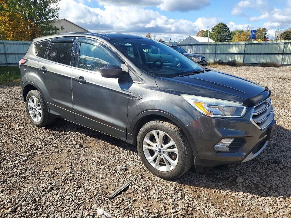 72126226 :رقم المزاد ، 1FMCU9GD2HUC75433 vin ، 2017 Ford Escape مزاد بيع