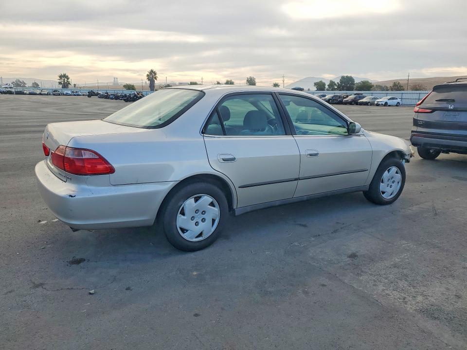 1998 Honda Accord მანქანა იყიდება აუქციონზე, vin: 1HGCG1645WA074849, აუქციონის ნომერი: 71281826