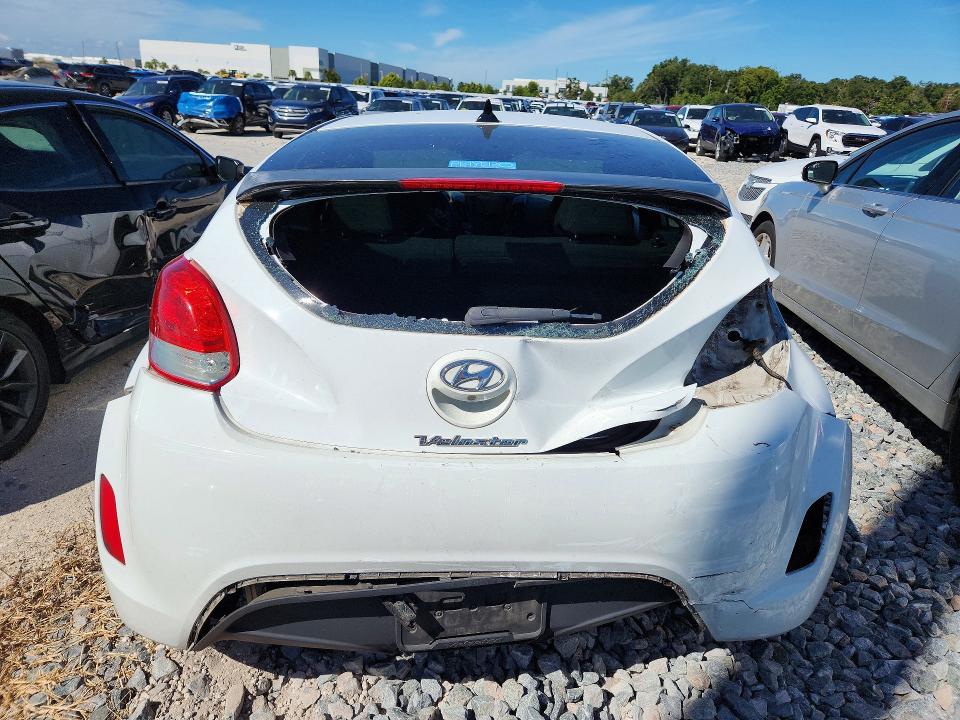 2014 Hyundai Veloster მანქანა იყიდება აუქციონზე, vin: KMHTC6AD3EU200441, აუქციონის ნომერი: 70943496