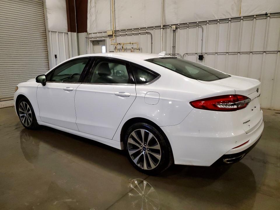 72450786 :رقم المزاد ، 3FA6P0T90KR217606 vin ، 2019 Ford Fusion مزاد بيع