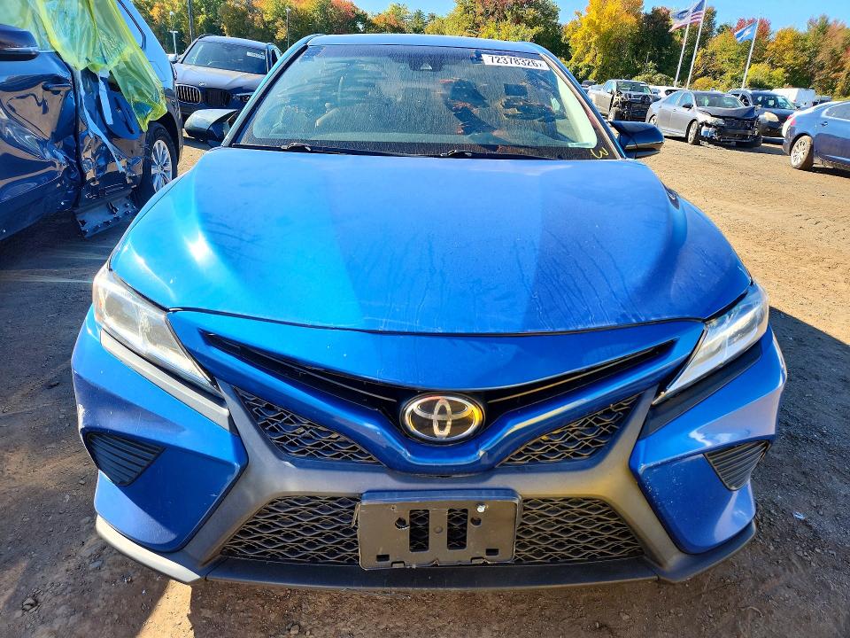 72378326 :رقم المزاد ، 4T1B11HK1KU204900 vin ، 2019 Toyota Camry مزاد بيع