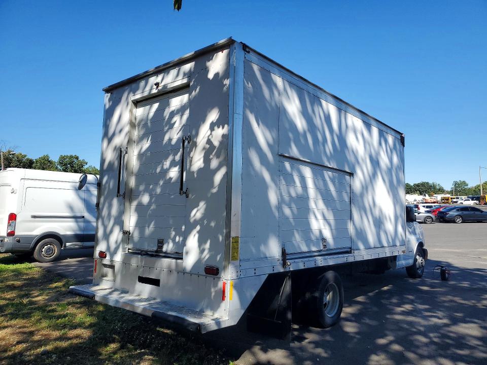 70663196 :رقم المزاد ، 1HA6GVCG6HN007637 vin ، 2017 Chevrolet Express مزاد بيع