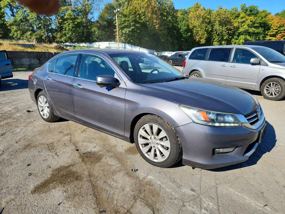 2015 Honda Accord მანქანა იყიდება აუქციონზე, vin: 1HGCR3F8XFA036686, აუქციონის ნომერი: 72324036