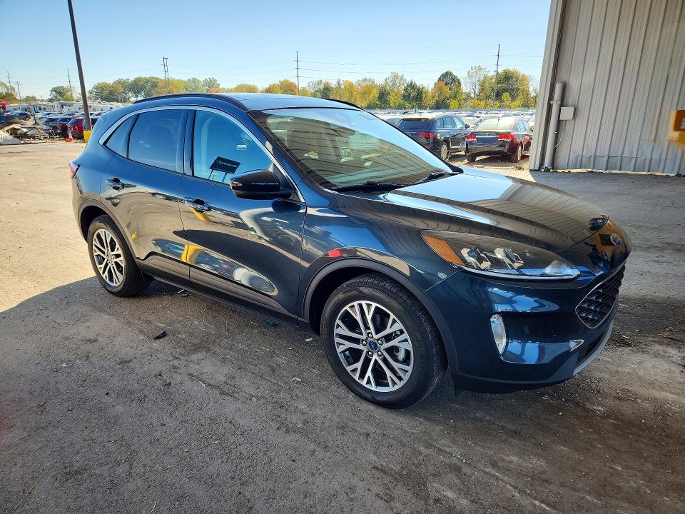 Продажа на аукционе авто 2022 Ford Escape, vin: 1FMCU9CZ5NUA02144, номер лота: 73934016