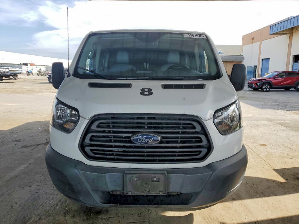 71301046 :رقم المزاد ، 1FTYR2YM2KKA52927 vin ، 2019 Ford Transit مزاد بيع