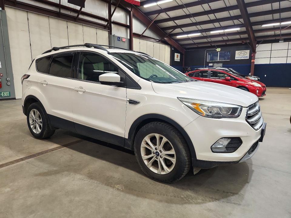 Продажа на аукционе авто 2018 Ford Escape, vin: 1FMCU9HD0JUB57997, номер лота: 72881976
