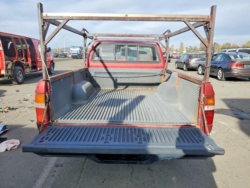 71637046 :رقم المزاد ، 4TARN81A2NZ022529 vin ، 1992 Toyota Pickup مزاد بيع
