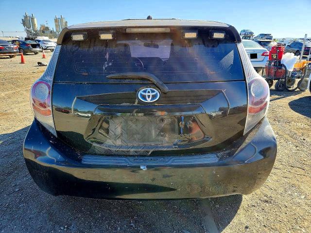 72017996 :رقم المزاد ، JTDKDTB32E1084460 vin ، 2014 Toyota Prius C مزاد بيع