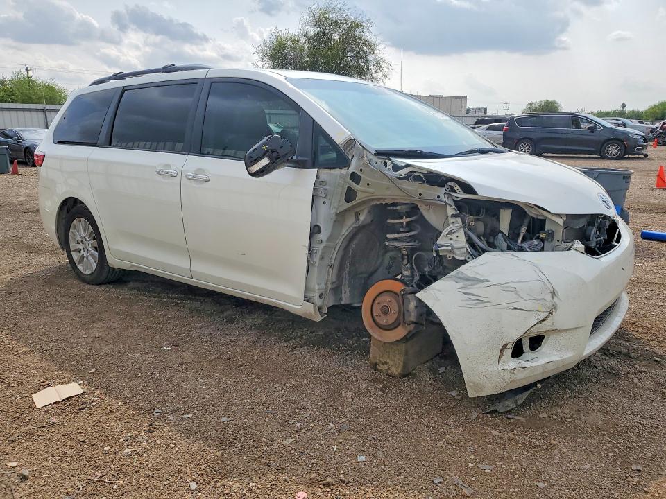 71217976 :رقم المزاد ، 5TDYK3DC9FS527804 vin ، 2015 Toyota Sienna مزاد بيع