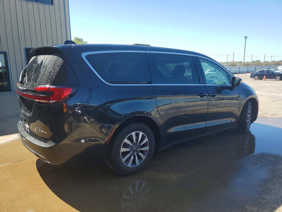 70874566 :رقم المزاد ، 2C4RC1L71PR559053 vin ، 2023 Chrysler Pacifica مزاد بيع