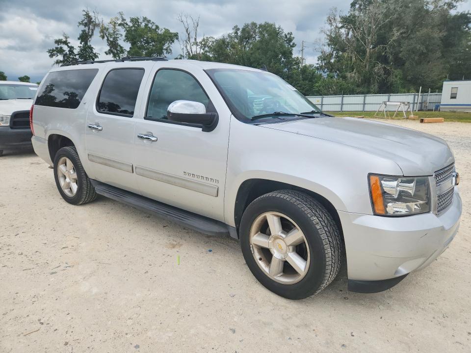 71684756 :رقم المزاد ، 1GNSCJE02ER219387 vin ، 2014 Chevrolet Suburban مزاد بيع