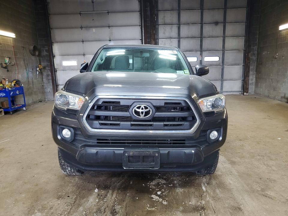 71413336 :رقم المزاد ، 5TFSZ5AN3GX037552 vin ، 2016 Toyota Tacoma مزاد بيع
