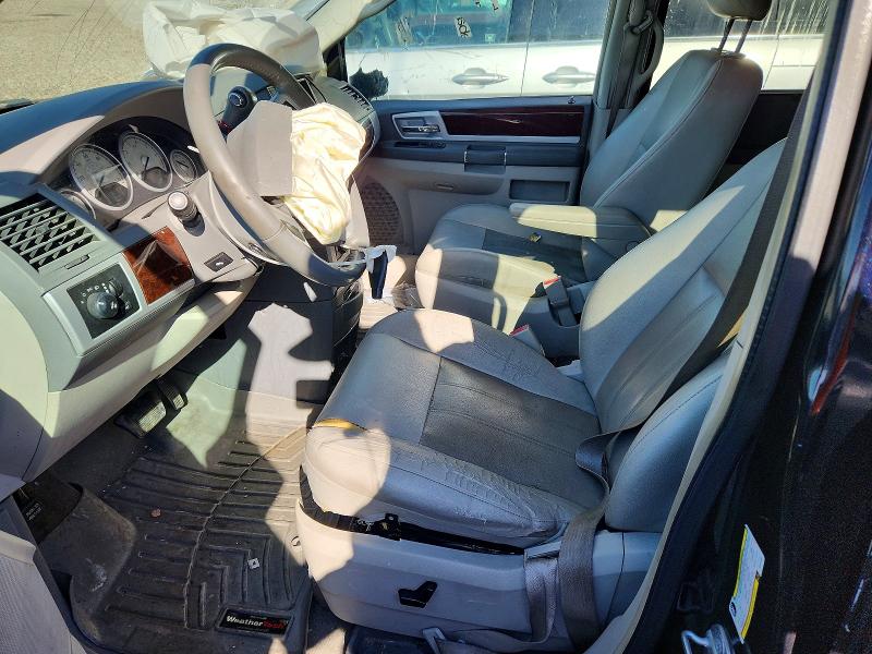 70302466 :رقم المزاد ، 2A4RR5DX1AR141565 vin ، 2010 Chrysler Town & Country مزاد بيع