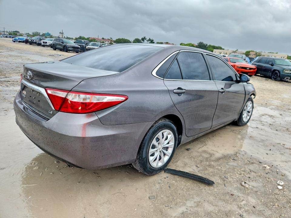 2017 Toyota Camry მანქანა იყიდება აუქციონზე, vin: 4T1BF1FK1HU724379, აუქციონის ნომერი: 71206606