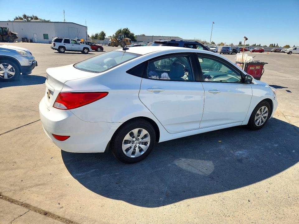 2017 Hyundai Accent მანქანა იყიდება აუქციონზე, vin: KMHCT4AE4HU272315, აუქციონის ნომერი: 72315346