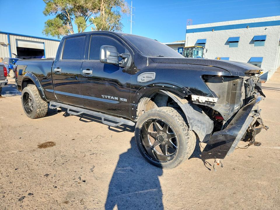 70734476 :رقم المزاد ، 1N6BA1F40HN556780 vin ، 2017 Nissan Titan Xd مزاد بيع