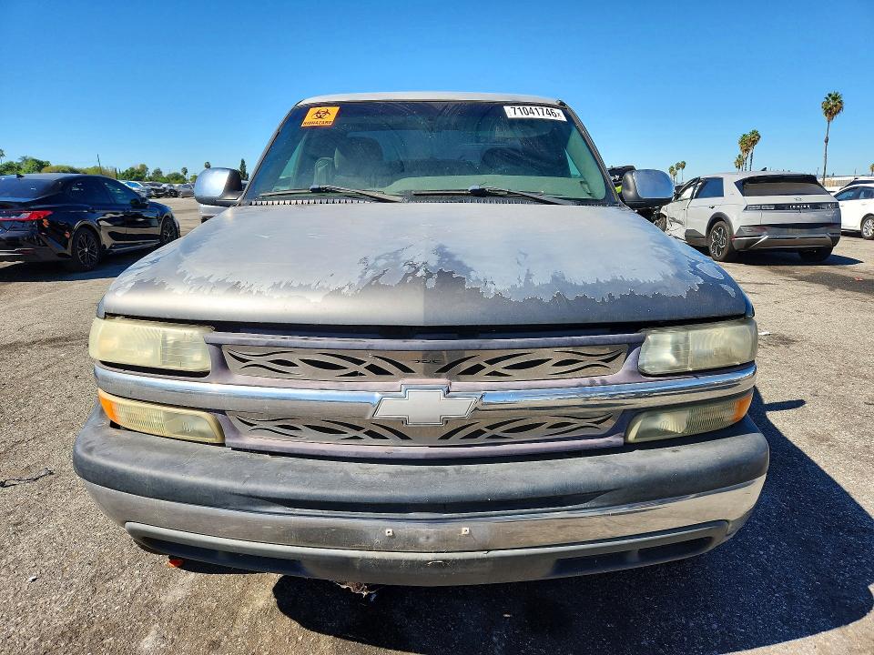 71041746 :رقم المزاد ، 2GCEC19V811379823 vin ، 2001 Chevrolet Silverado مزاد بيع