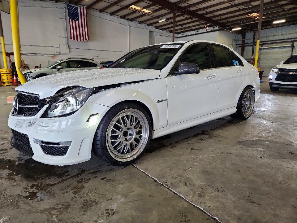 2014 Mercedes-benz C მანქანა იყიდება აუქციონზე, vin: WDDGF7HB4EA900676, აუქციონის ნომერი: 72028376