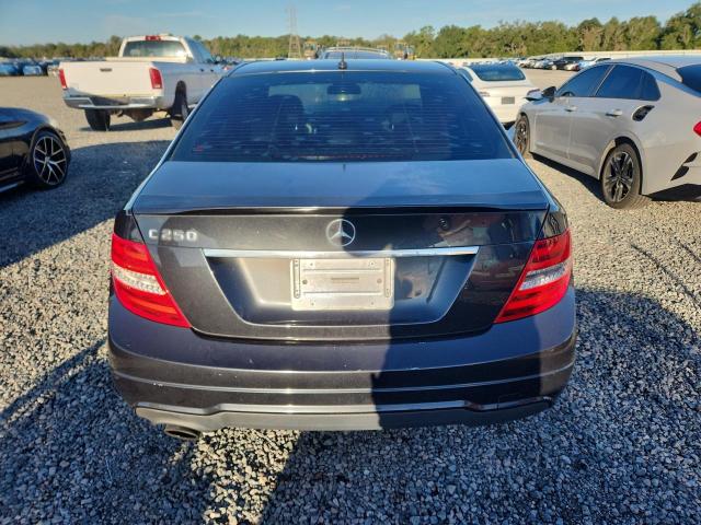 Продаж на аукціоні авто 2013 Mercedes-benz C, vin: WDDGF4HBXDR272217, номер лоту: 70961746