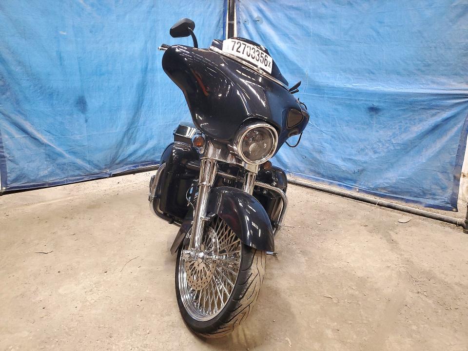 72703356 :رقم المزاد ، 5HD1KB4128Y673227 vin ، 2008 Harley-davidson Flhx مزاد بيع