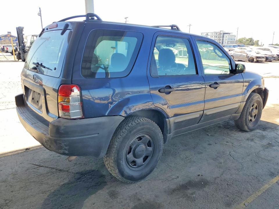 2004 Ford Escape მანქანა იყიდება აუქციონზე, vin: 1FMYU02B94KA28360, აუქციონის ნომერი: 71872216