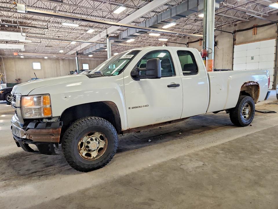 71436076 :رقم المزاد ، 1GCHK29K88E215492 vin ، 2008 Chevrolet Silverado مزاد بيع