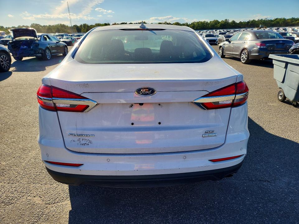 69415666 :رقم المزاد ، 3FA6P0HD1LR135897 vin ، 2020 Ford Fusion مزاد بيع