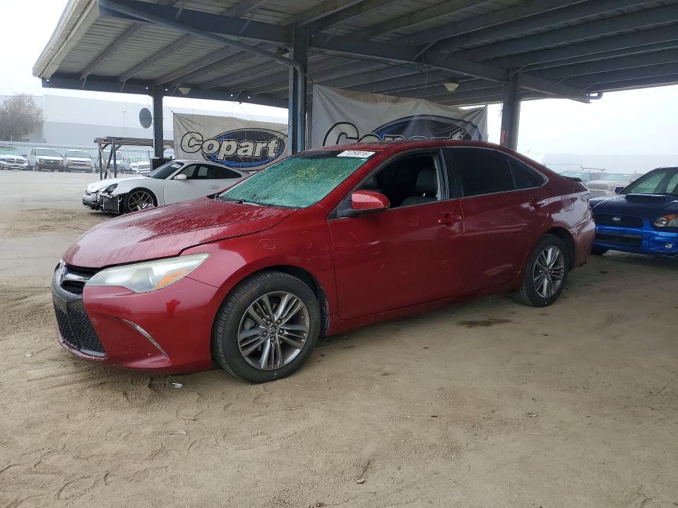 71250016 :رقم المزاد ، 4T1BF1FK0FU921332 vin ، 2015 Toyota Camry مزاد بيع