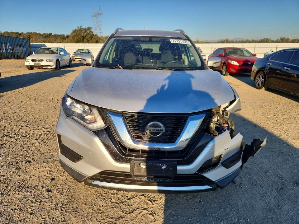 2018 Nissan Rogue მანქანა იყიდება აუქციონზე, vin: KNMAT2MV0JP568576, აუქციონის ნომერი: 71751196