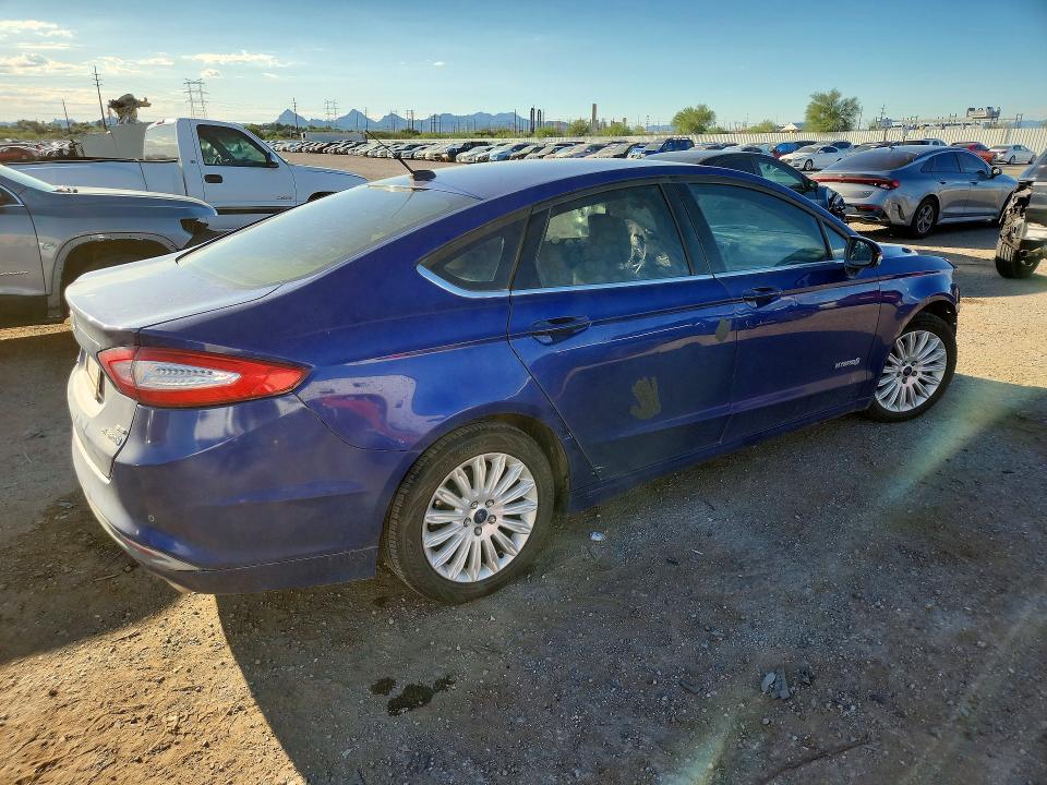 Продаж на аукціоні авто 2016 Ford Fusion, vin: 3FA6P0LU1GR404946, номер лоту: 70433916