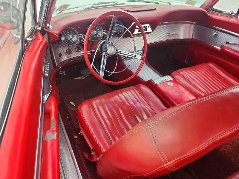 72665606 :رقم المزاد ، 2Y83Z111188 vin ، 1962 Ford Thundrbird مزاد بيع