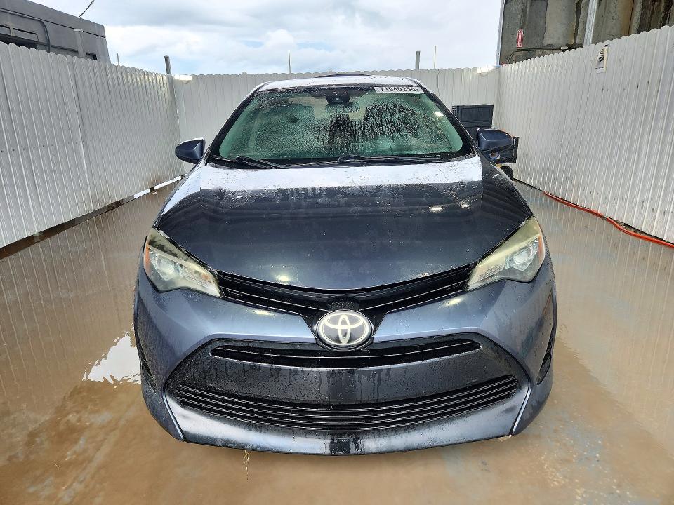 71940256 :رقم المزاد ، 2T1BURHE1JC074195 vin ، 2018 Toyota Corolla مزاد بيع