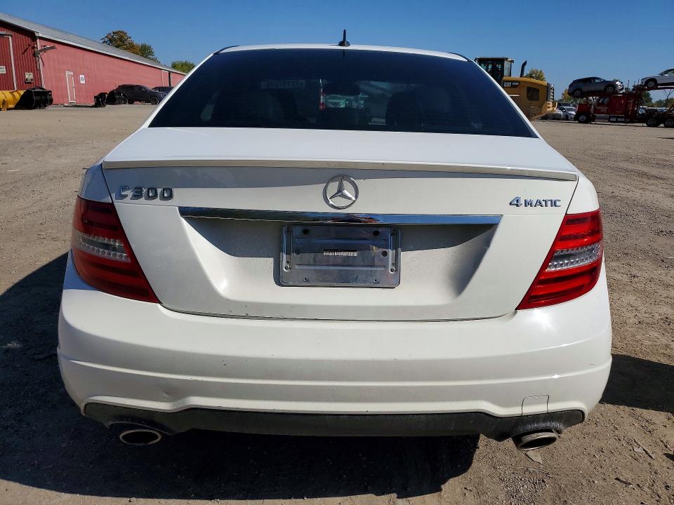 Продажа на аукционе авто 2013 Mercedes-benz C, vin: WDDGF8AB1DA826812, номер лота: 72107246
