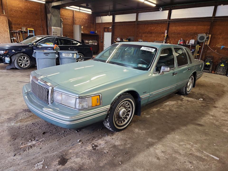 71189626 :رقم المزاد ، 1LNLM82W1RY647390 vin ، 1994 Lincoln Town Car مزاد بيع
