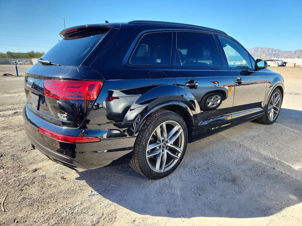Продажа на аукционе авто 2017 Audi Q7, vin: WA1VAAF78HD057008, номер лота: 71493456