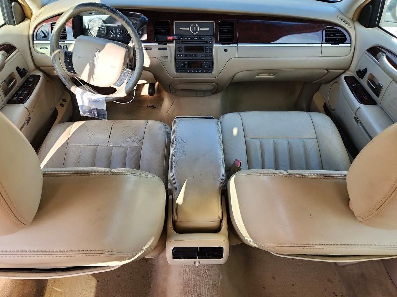 70602266 :رقم المزاد ، 1LNHM81W26Y644422 vin ، 2006 Lincoln Town Car مزاد بيع