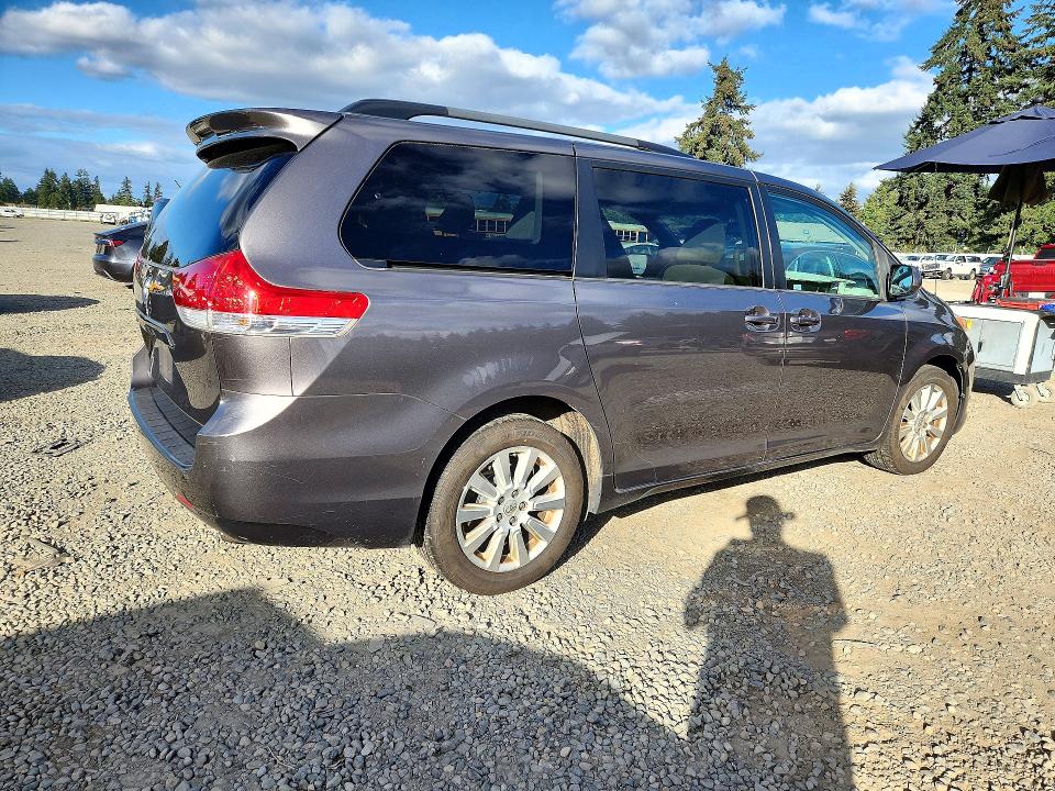 Продажа на аукционе авто 2014 Toyota Sienna, vin: 5TDJK3DC8ES088918, номер лота: 71234086