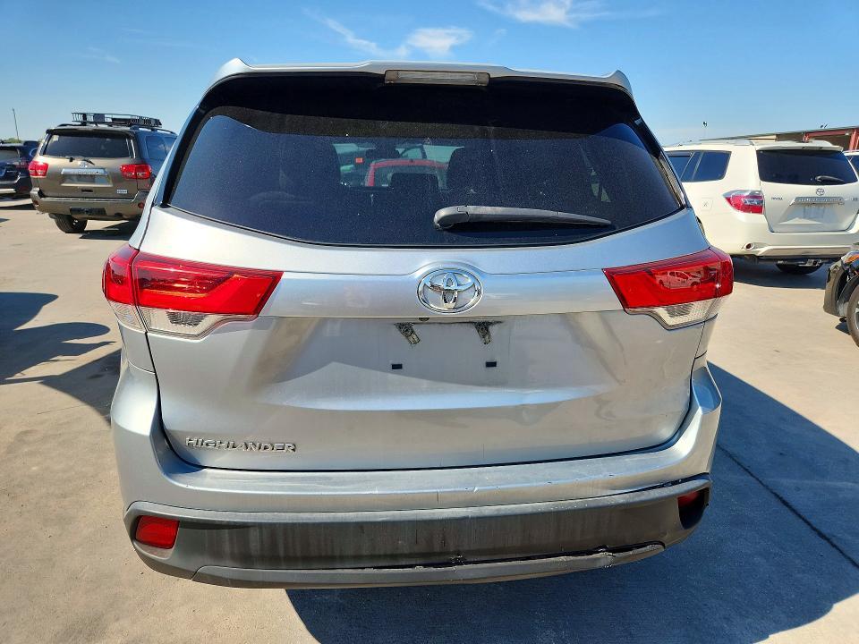 2018 Toyota Highlander მანქანა იყიდება აუქციონზე, vin: 5TDZZRFH8JS241222, აუქციონის ნომერი: 72251876