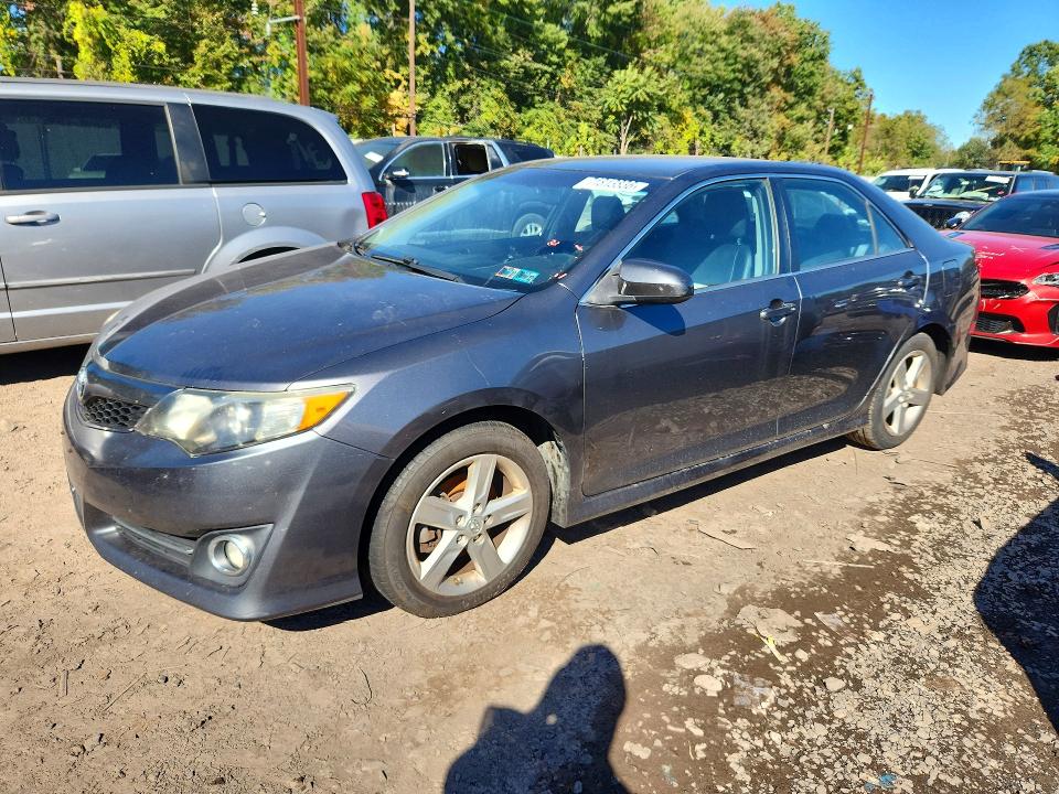 71813836 :رقم المزاد ، 4T1BF1FK7EU352218 vin ، 2014 Toyota Camry مزاد بيع