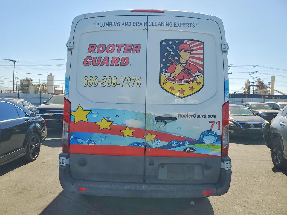 70379726 :رقم المزاد ، 1FTYR2CM2GKA95212 vin ، 2016 Ford Transit مزاد بيع