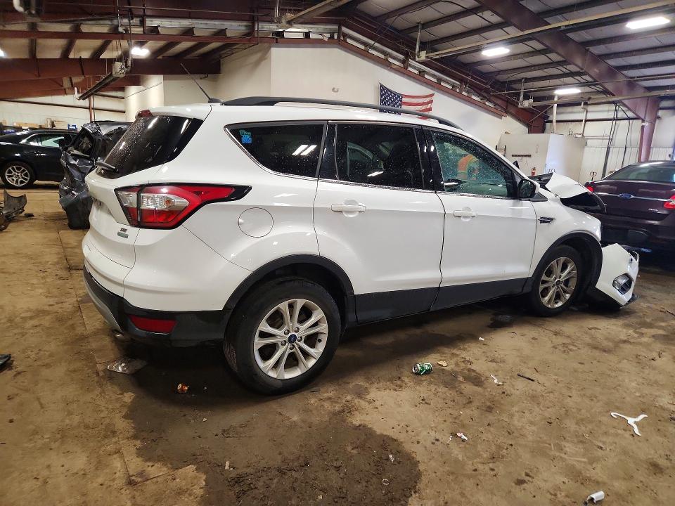 70650446 :رقم المزاد ، 1FMCU0GDXJUA96302 vin ، 2018 Ford Escape مزاد بيع