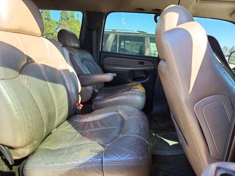 72244156 :رقم المزاد ، 3GNEC16T3YG164314 vin ، 2000 Chevrolet Suburban مزاد بيع