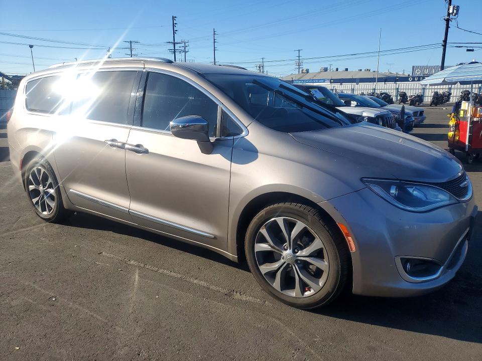 Продаж на аукціоні авто 2017 Chrysler Pacifica, vin: 2C4RC1GG5HR653156, номер лоту: 72030606