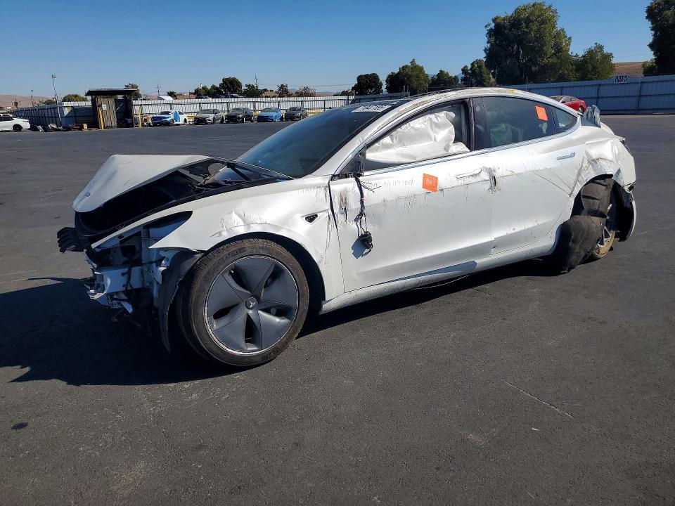 Продажа на аукционе авто 2019 Tesla Model 3, vin: 5YJ3E1EA3KF330998, номер лота: 71847186