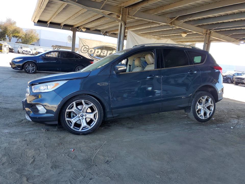 2019 Ford Escape მანქანა იყიდება აუქციონზე, vin: 1FMCU0J96KUB82972, აუქციონის ნომერი: 71668336