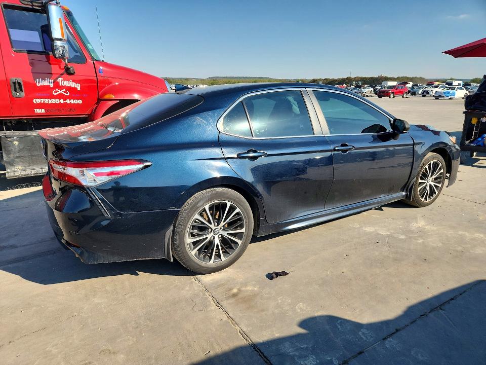 2020 Toyota Camry მანქანა იყიდება აუქციონზე, vin: 4T1G11AK1LU877199, აუქციონის ნომერი: 72451946