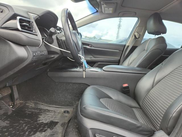 71075096 :رقم المزاد ، 4T1B11HK6JU592446 vin ، 2018 Toyota Camry مزاد بيع