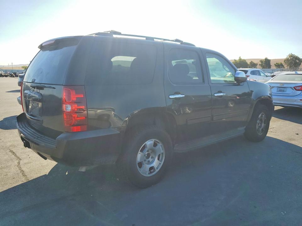 72043526 :رقم المزاد ، 1GNSCAE08BR353560 vin ، 2011 Chevrolet Tahoe مزاد بيع