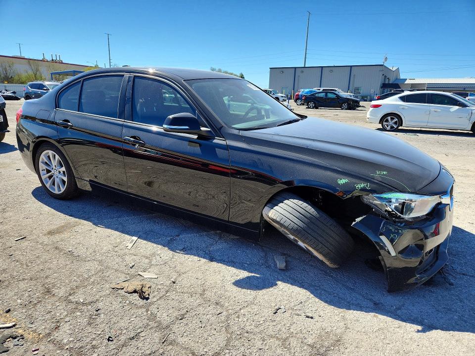 71074686 :رقم المزاد ، WBA8A9C59JAH14023 vin ، 2018 Bmw 320 مزاد بيع