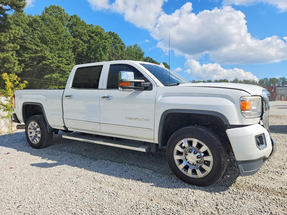 71429876 :رقم المزاد ، 1GT12UE81GF194436 vin ، 2016 Gmc Sierra مزاد بيع
